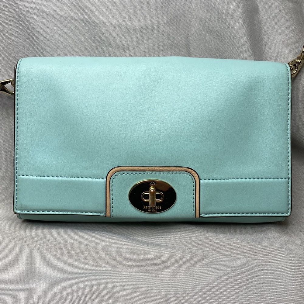 Kate Spade  ♠️ Flap Crossbody Purse Bag Blue Hydrangea with front Lock Purse